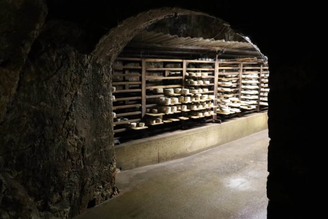 Et si on vous disait qu’il y a du fromage qui dort sous un château ?