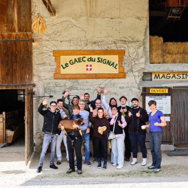 À la rencontre du GAEC du Signal : une chèvrerie passionnée au cœur de la montagne